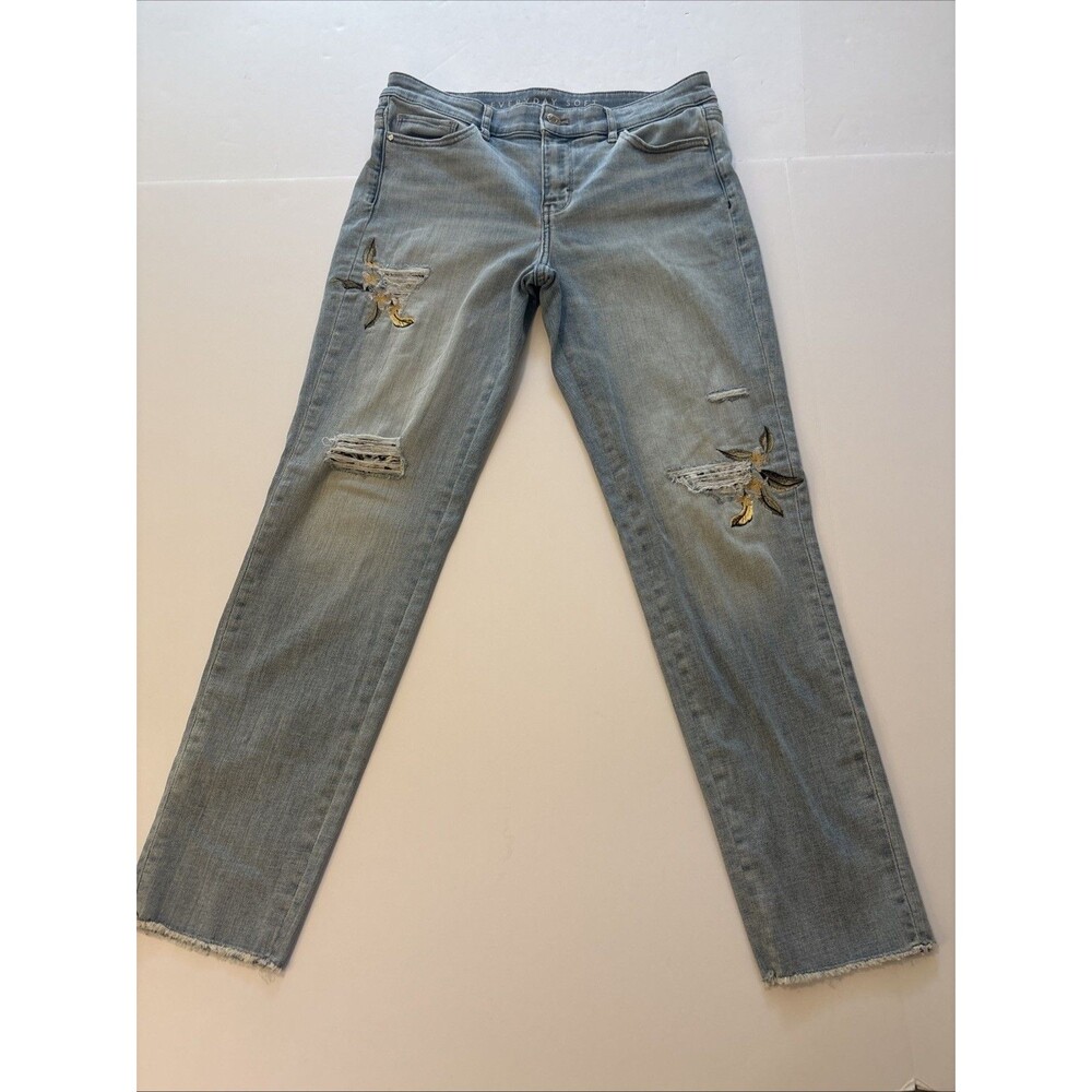 White House Black Market  Everyday Soft Girlfriend Jeans Size 4